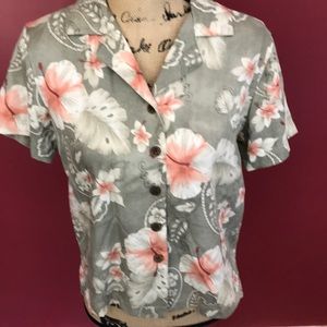 Caribbean Joe ladies floral short sleeved v neck blouse. With fabulous flair!